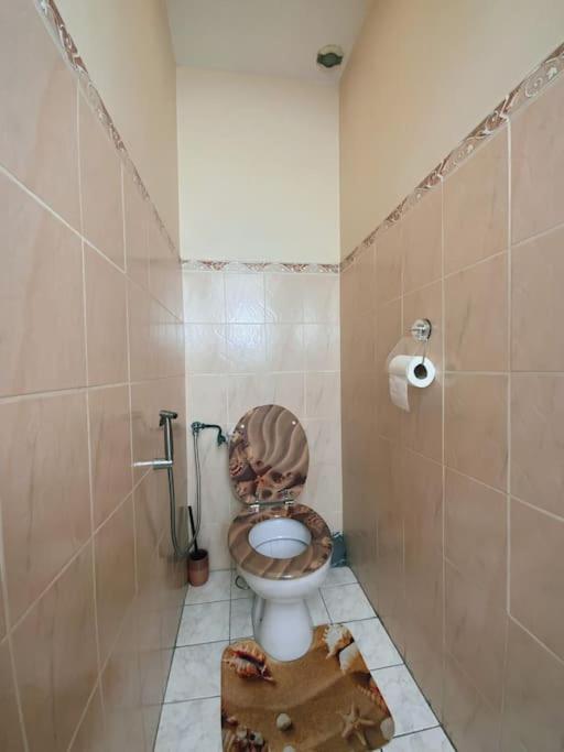 La Perle Rose Only Women Femmes Uniquement Apartamento Vénissieux Exterior foto