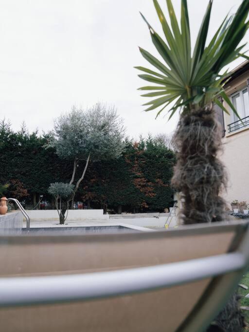 La Perle Rose Only Women Femmes Uniquement Apartamento Vénissieux Exterior foto