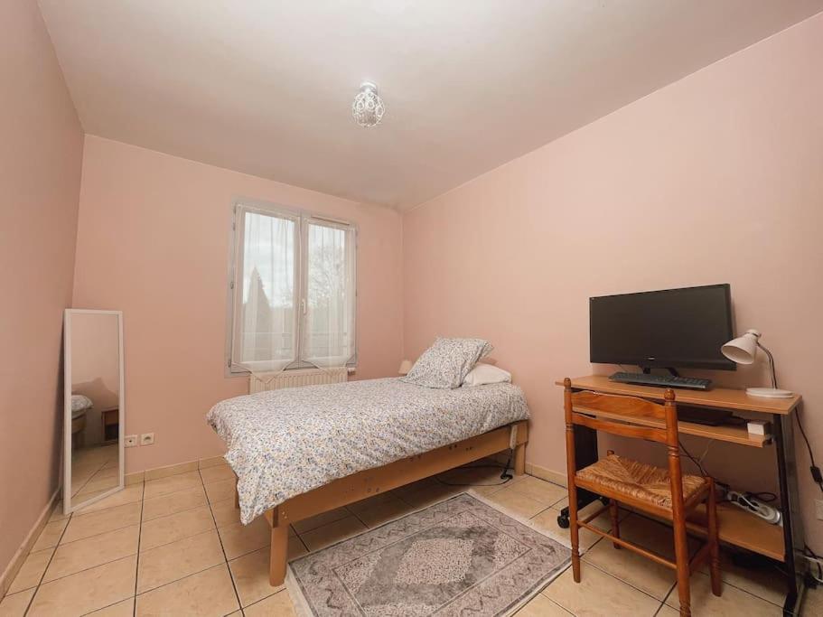La Perle Rose Only Women Femmes Uniquement Apartamento Vénissieux Exterior foto